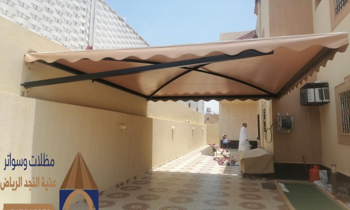 مظلات خشبية