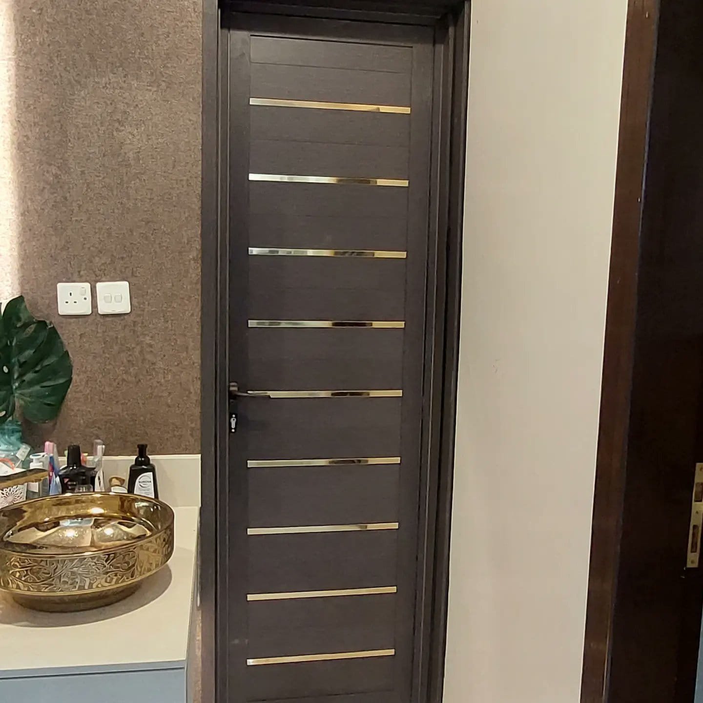 ابواب خشب  ابواب سحاب  ابواب قص ليزر